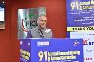 श्रम और रोजगार मंत्रालय ने कहा कि नई श्रम संहिताएं व्यापारिक आवश्यकताओं और श्रमिक कल्याण के बीच संतुलन स्थापित करती हैं