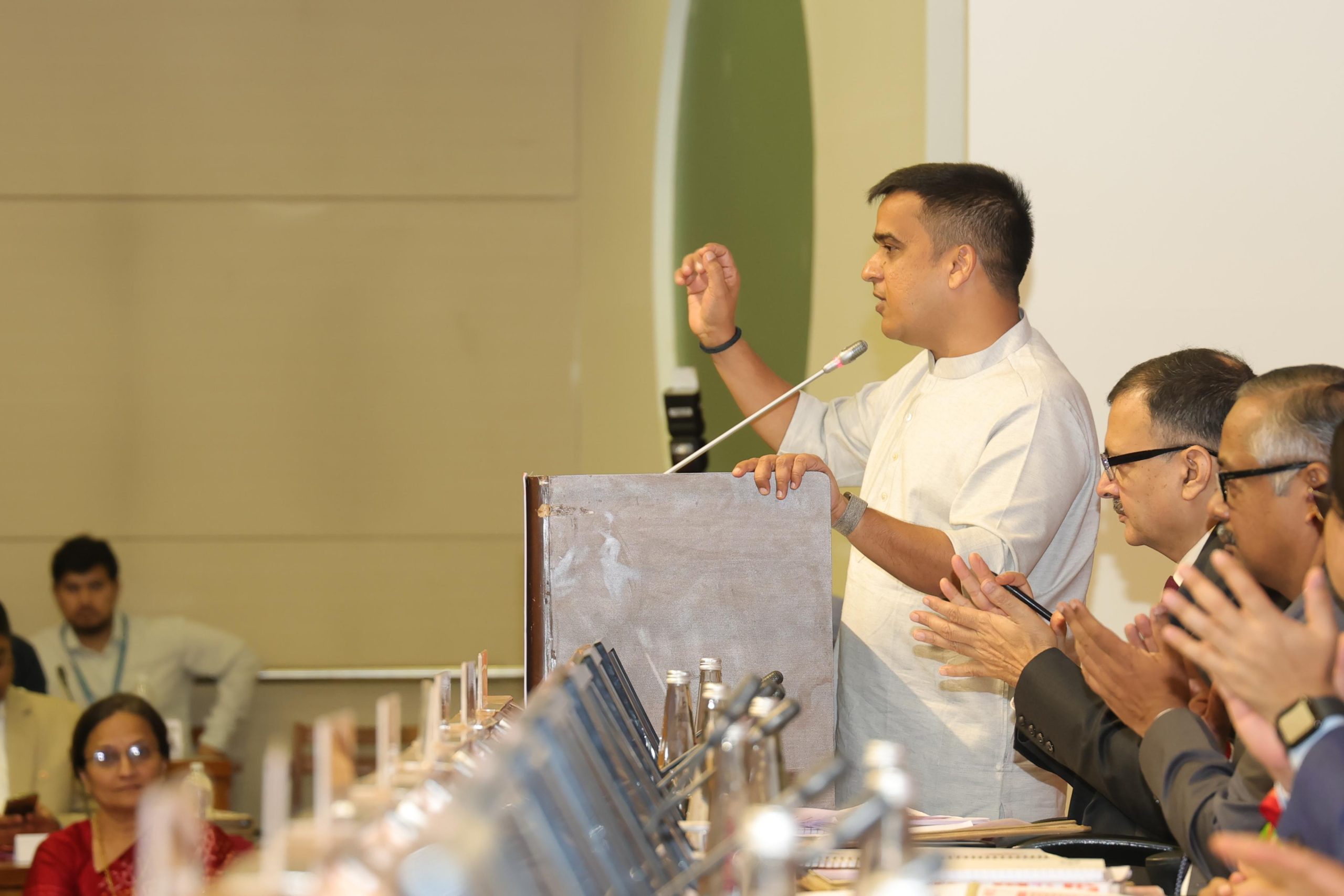 નાયબ મુખ્યમંત્રી હર્ષ સંઘવીએ “પ્રધાનમંત્રી જન-ધન યોજના”ને બૅન્કિંગ ક્ષેત્ર માટે અભૂતપૂર્વ ક્રાન્તિ ગણાવી.