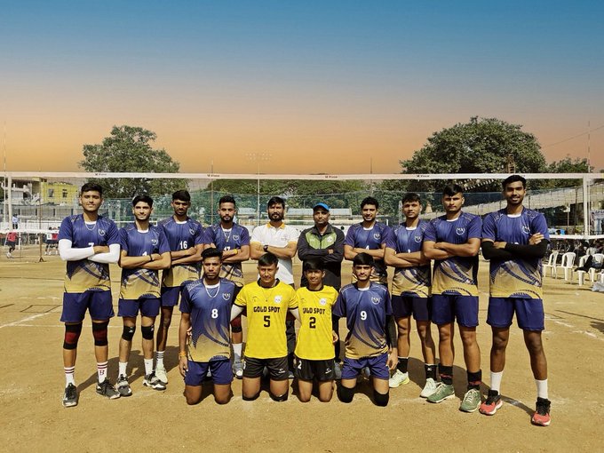 રાજ્યની વૉલીબૉલ ટીમે મધ્યપ્રદેશમાં રમાયેલી સ્પર્ધામાં કાંસ્ય ચંદ્રક જીત્યો.