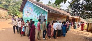 Maharashtra: नगरपरिषदा आणि नगरपंचायतींसाठी मतदान झालं