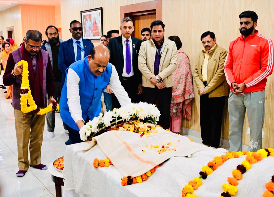 लोकसभा अध्यक्ष ओम बिरला ने स्वराज कौशल को दी श्रद्धांजलि