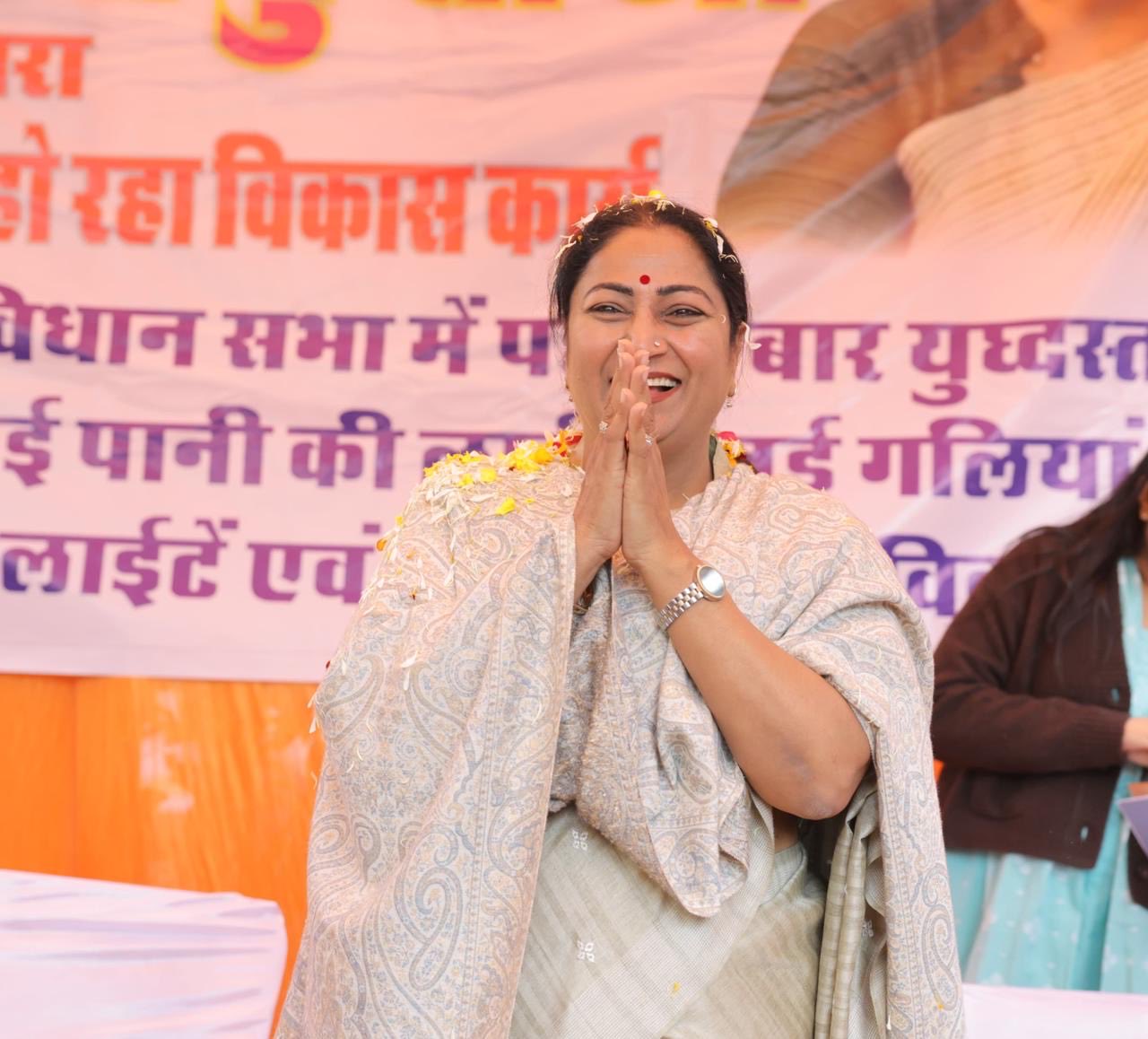 सीएम रेखा गुप्ता ने शालीमार बाग में सड़कों का उद्घाटन किया