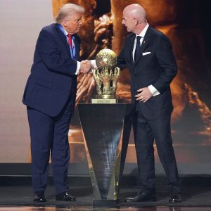 FIFA 2026 विश्व कप ड्रॉ के दौरान राष्ट्रपति ट्रम्प को मिला पहला शांति पुरस्कार