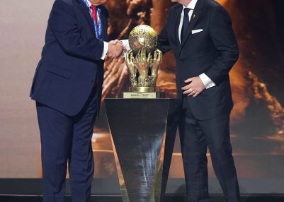 আন্তর্জাতিক ফুটবলের বিশ্বব্যাপী নিয়ামক সংস্থা – ফিফা, আগামী বছরের পুরুষদের বিশ্বকাপের ড্র অনুষ্ঠানে মার্কিন রাষ্ট্রপতি ডোনাল্ড ট্রাম্পকে নবঘোষিত ফিফা শান্তি পুরষ্কারের প্রথম বিজয়ী হিসেবে ঘোষণা করেছে
