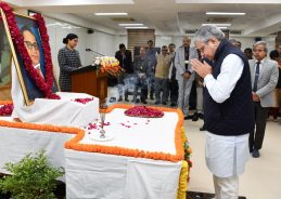 Union Minister Ashwini Vaishnaw pays tribute to Dr Babasaheb Ambedkar on Mahaparinirvan diwas