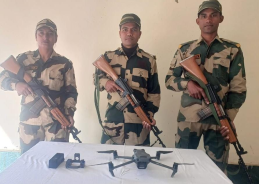 BSF Recovers Heroin, Pistol and Neutralizes 3 Drones Along Punjab Border