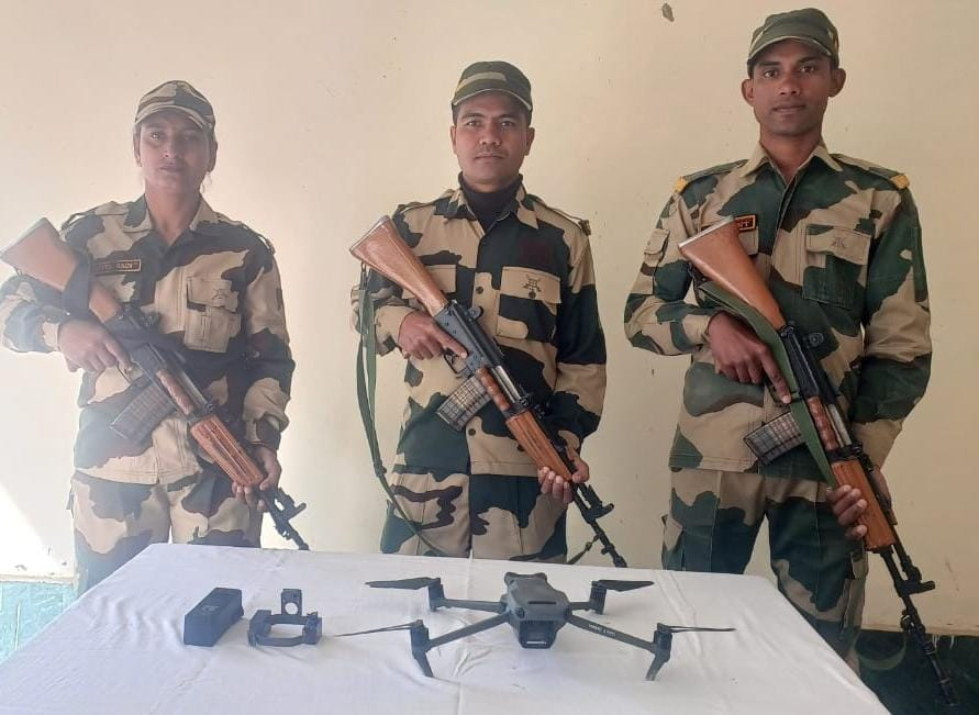 BSF Recovers Heroin, Pistol and Neutralizes 3 Drones Along Punjab Border