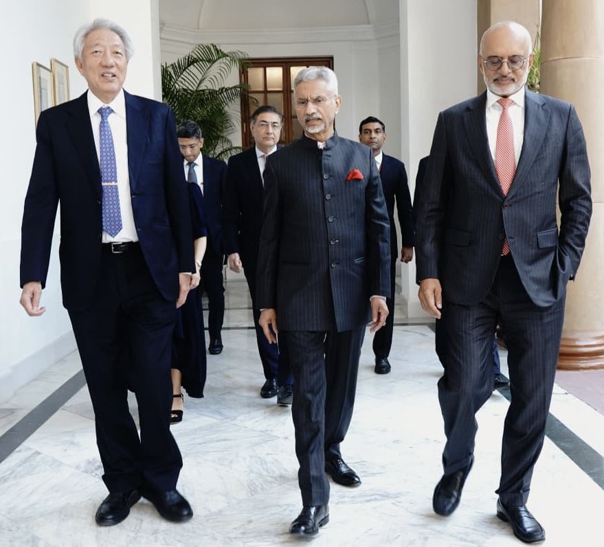 EAM Dr S Jaishankar Meets Temasek Chairman Teo Chee Hean, Discusses Investment Opportunities in India
