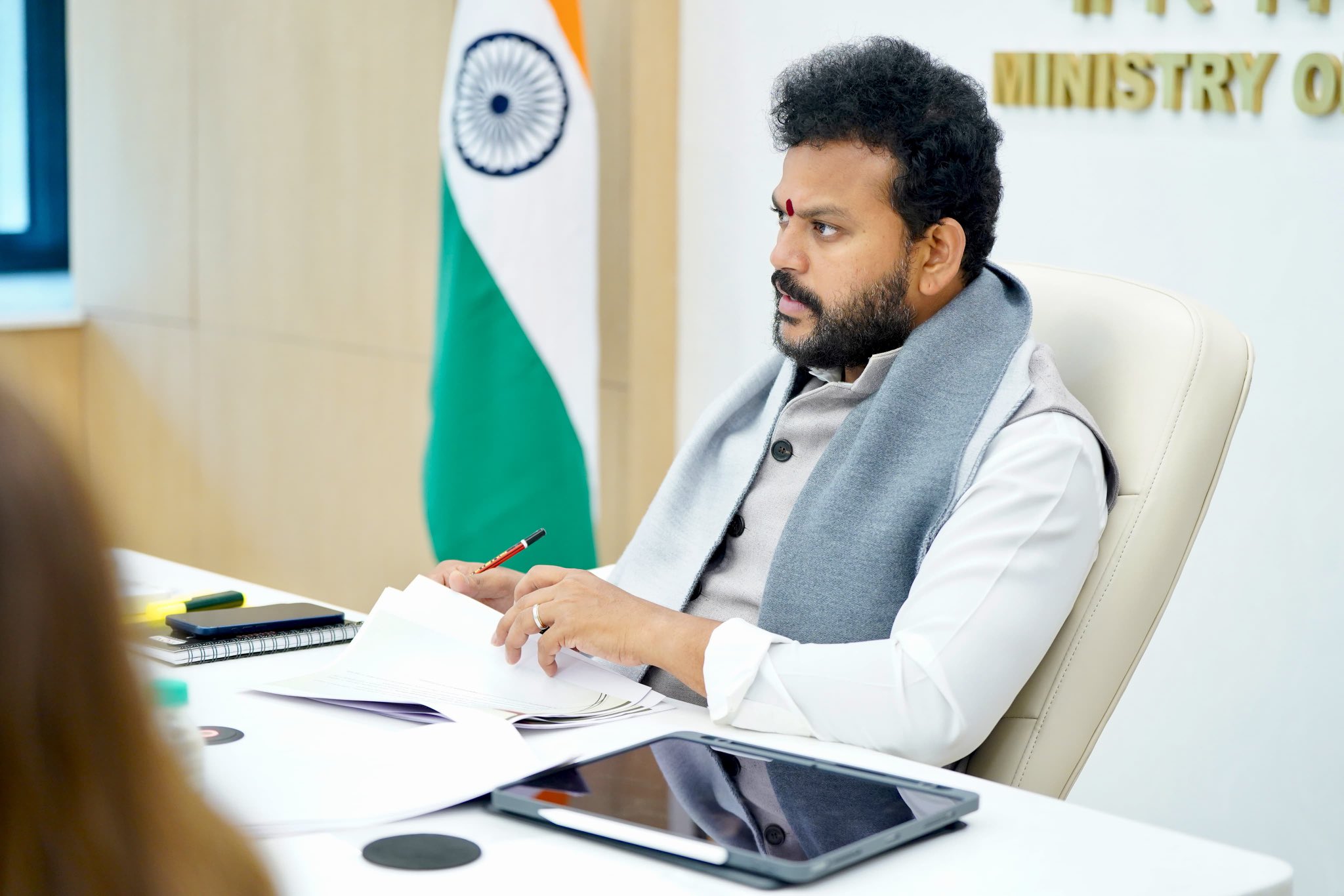 অসামরিক বিমান পরিবহন মন্ত্রী রাম মোহন নাইডু বলেছেন  ভারত সর্বোচ্চ সংখ্যক ভোট পেয়ে আন্তর্জাতিক অসামরিক বিমান চলাচল সংস্থা (আইসিএও)-এর কাউন্সিলে পুনর্নির্বাচিত হয়েছে।