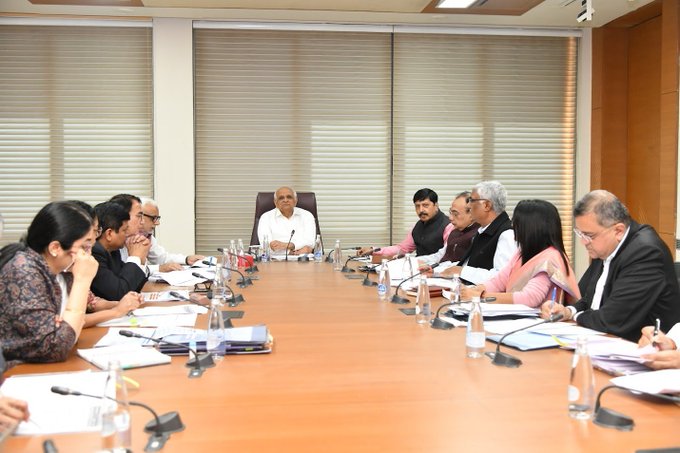 મુખ્યમંત્રી ભૂપેન્દ્ર પટેલે જીપીઆઇ અંતર્ગત જુદાજુદા વિભાગોની કામગીરીની પ્રગતિ માટે સીએમ ડેશબોર્ડ અંગે ગાંધીનગરમાં આજે ઉચ્ચસ્તરીય સમીક્ષા બેઠક યોજી