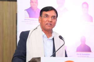 শ্রম ও কর্মসংস্থান মন্ত্রী ডঃ মনসুখ মান্ডভিয়া বলেছেন, দেশে সম্প্রতি কার্যকর হওয়া নতুন চারটি শ্রম কোড শ্রমিক ও কর্মচারীদের জীবনে ইতিবাচক পরিবর্তন আনতে চলেছে।