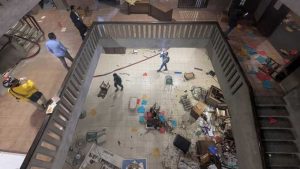 ইনকিলাব মঞ্চের আহ্বায়ক শরীফ ওসমান হাদির মৃত্যুর খবর ছড়িয়ে পড়ার পর বাংলাদেশে আজ নতুন করে অস্থিরতা তৈরী হয়েছে। 