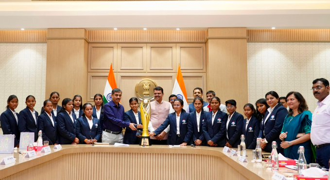 विश्वचषक विजेत्या दृष्टिबाधित महिला क्रिकेट संघातल्या खेळाडूंचा मुंबईत सत्कार