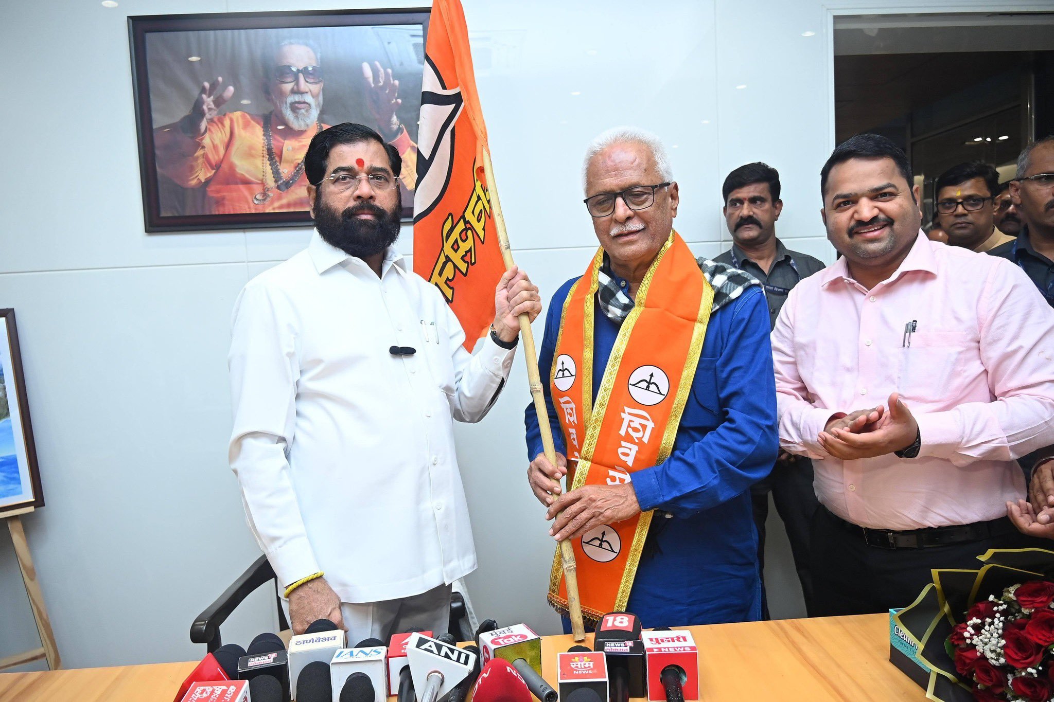 मनसेला धक्का! प्रकाश महाजन यांचा शिवसेनेत प्रवेश