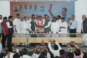 पुण्याचे माजी महापौर प्रशांत जगताप यांचा काँग्रेसमध्ये प्रवेश