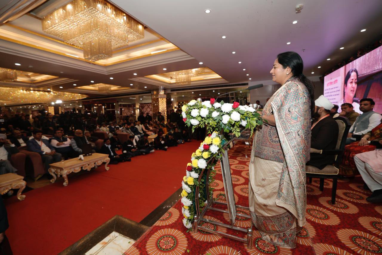 दिल्ली रेखा गुप्ता ने फ्रेंड्स कॉलोनी औद्योगिक क्षेत्र के शताब्दी वर्ष के कार्यक्रम में हिस्‍सा लिया