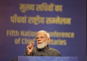 प्रधानमंत्री नरेन्‍द्र मोदी ने राज्‍यों से विनिर्माण और व्‍यापार सुगमता को बढ़ावा देने तथा भारत को वैश्विक सेवा केन्‍द्र बनाने का आग्रह किया