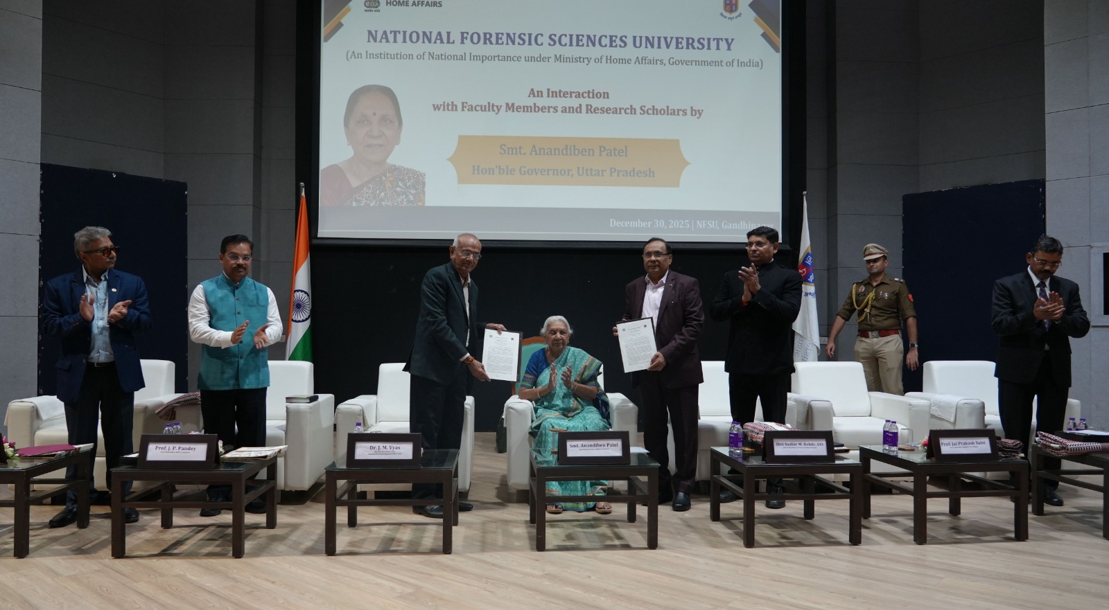 ઉત્તરપ્રદેશનાં રાજ્યપાલ આનંદીબેન પટેલે ગઈકાલે ગાંધીનગરના રાષ્ટ્રીય ન્યાયસહાયક વિજ્ઞાન વિશ્વવિદ્યાલય – NFSUની મુલાકાત લીધી.