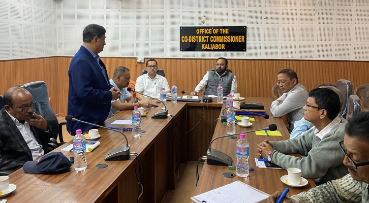 কলিয়াবৰৰ শিলঘাটত থকা অসম সমবায় মৰাপাট কলৰ শেহতীয়া অচলাবস্থা সন্দৰ্ভত মন্ত্রী তথা স্থানীয় বিধায়ক কেশৱ মহন্তৰ মৰাপাট কলটোৰ পৰিচালনা মণ্ডলীৰে আলোচনা