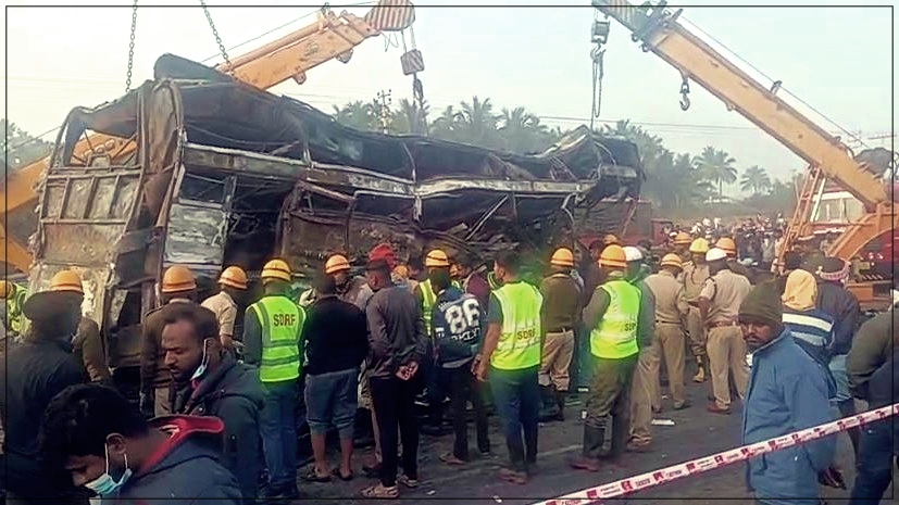 কৰ্ণাটকৰ চিত্ৰদুৰ্গত এখন ব্যক্তিগত বাছ আৰু মালবাহী ট্ৰাকৰ মাজত মুখামুখি সংঘৰ্ষৰ পাছত অগ্নিদগ্ধ হৈ মৃত্যু হোৱা লোকৰ সংখ্যা ৭ লৈ বৃদ্ধি