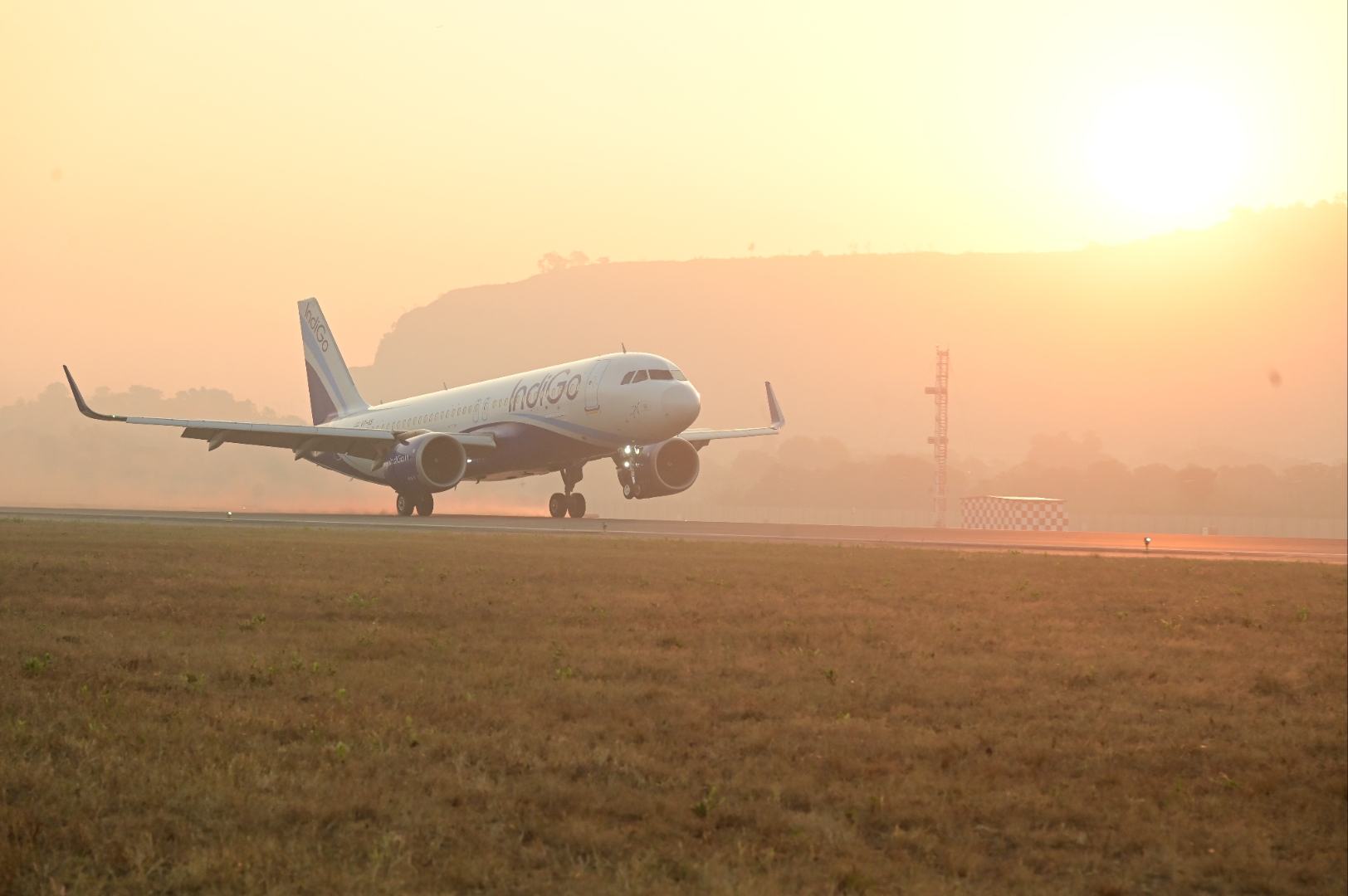 नवी मुंबई विमानतळाचं परिचालन सुरु