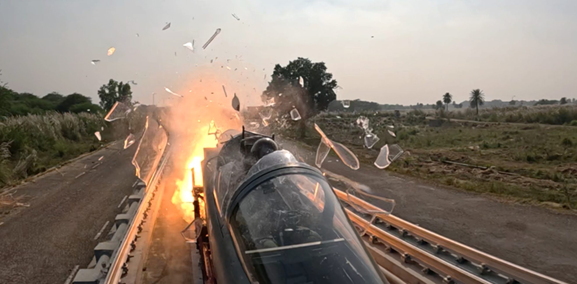 DRDOએ તીવ્ર ગતિથી ઉડતા લડાકુ વિમાનમાં પાયલટનો જીવ બચાવનાર પ્રણાલીનું  સફળ  પરીક્ષણ કર્યું.