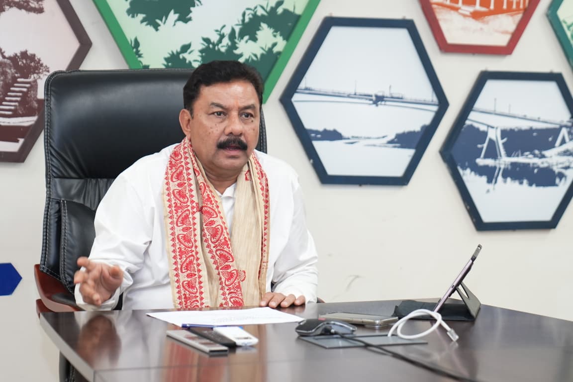 কাছাৰত মন্ত্ৰী ৰণজিত কুমাৰ দাসৰ উচ্চ পৰ্যায়ৰ পৰ্যালোচনা বৈঠক