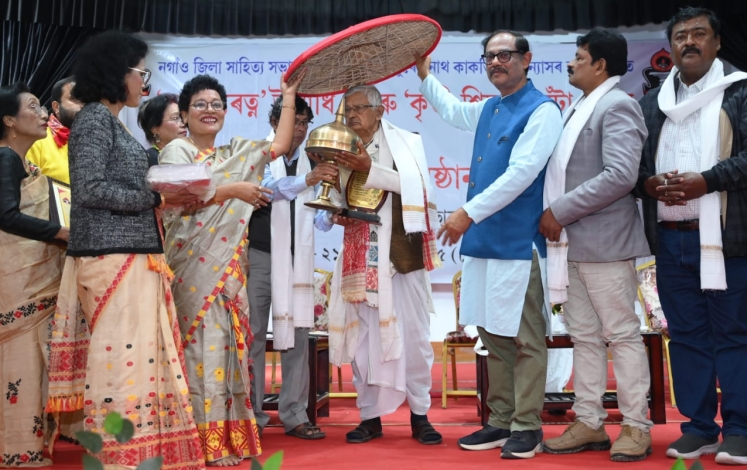 বিশিষ্ট সাহিত্যিক, শিক্ষাবিদ উপেন্দ্ৰ বৰকটকী আৰু ড° জ্যোতিময় জানা আৰু শংকৰী সংস্কৃতিৰ সাধক তিলক চন্দ্র মজুমদাৰক মৰণোত্তৰভাৱে সাহিত্য ৰত্ন উপাধি প্ৰদান