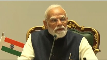 وزیر اعظم مودی نے کہا ہے کہ بھارت چیلنجوں اور غیر یقینی کے حالات سے گھِری ہوئی دنیا میں اپنی ترقی اور کارکردگی کی بدولت اپنا پرچم سربلند کئے ہوئے ہے۔