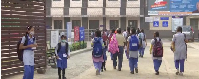 दिल्ली सरकार खराब वायु गुणवत्ता को देखते हुए विभिन्‍न विद्यालयों में 10 हजार एयर प्‍यूरीफायर लगाएगी