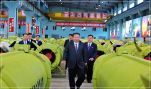 উত্তৰ কোৰিয়াৰ নেতা কিম জং উনে ক্ষেপনাস্ত্ৰ আৰু গোলা উৎপাদন ক্ষমতা বৃদ্ধিৰ বাবে নতুন বোমা-বাৰুদ কাৰখানা পৰিকল্পনা মুকলি কৰিছে