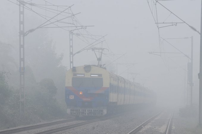 Several Flights & Trains Experienced Disruptions Due to Dense Fog in Delhi & NCR Region