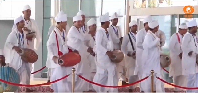 বৰঝাৰ বিমান বন্দৰত অসমৰ বৰ্ণাঢ্য সংস্কৃতি প্রদর্শনেৰে প্ৰধানমন্ত্ৰীক আদৰণি