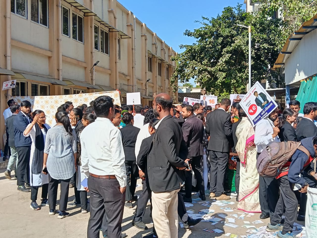 ગુજરાત વડી અદાલત વકીલ સંગઠન સહિત રાજ્યના 278થી વધુ વકીલ મંડળની આજે ચૂંટણી યોજાઈ
