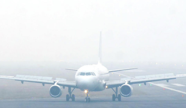 Dense fog disrupts Flights and Trains in Delhi-NCR 