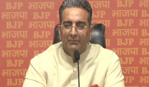 BJP says Sonia Gandhi and Rahul Gandhi are still accused in National Herald money laundering case