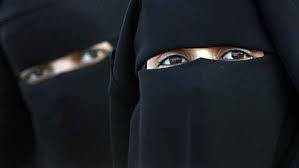 युरोप मधल्या शाळेत हिजाब किंवा बुरखा घालण्यावर बंदी