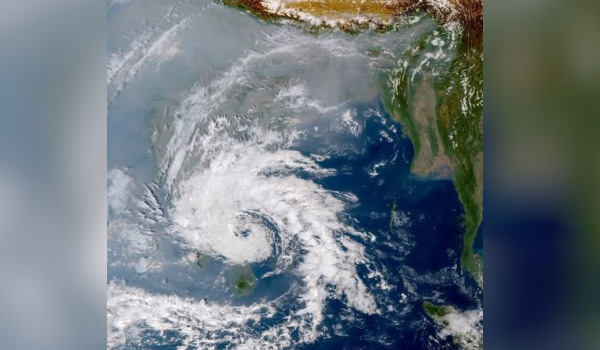 तमिलनाडु में चक्रवाती तूफ़ान दित्वाह, कमज़ोर होकर निम्न दबाव क्षेत्र में बदला