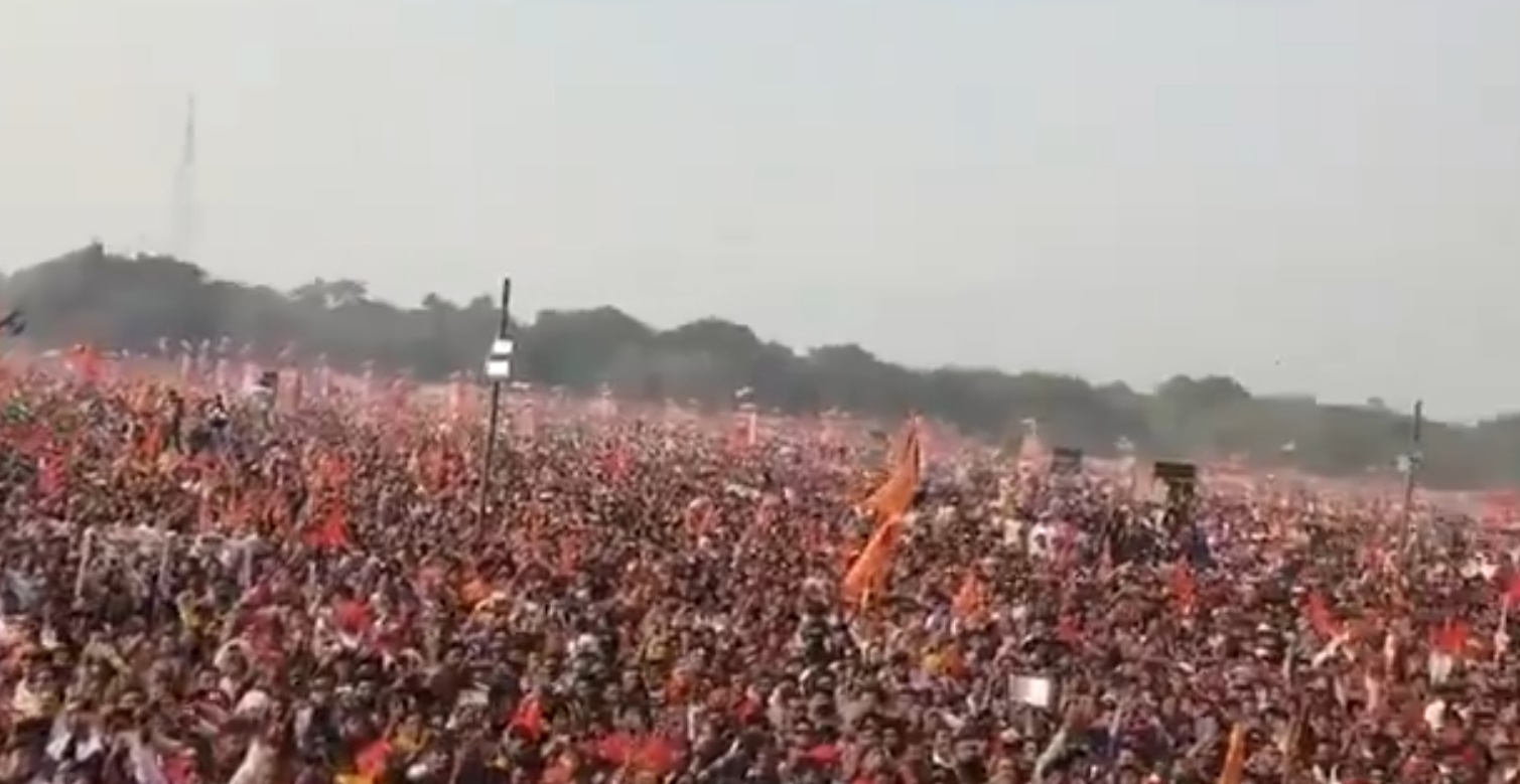 Kolkata Hosts Mega Gita Recitation as Five Lakh Voices Chant in Unison