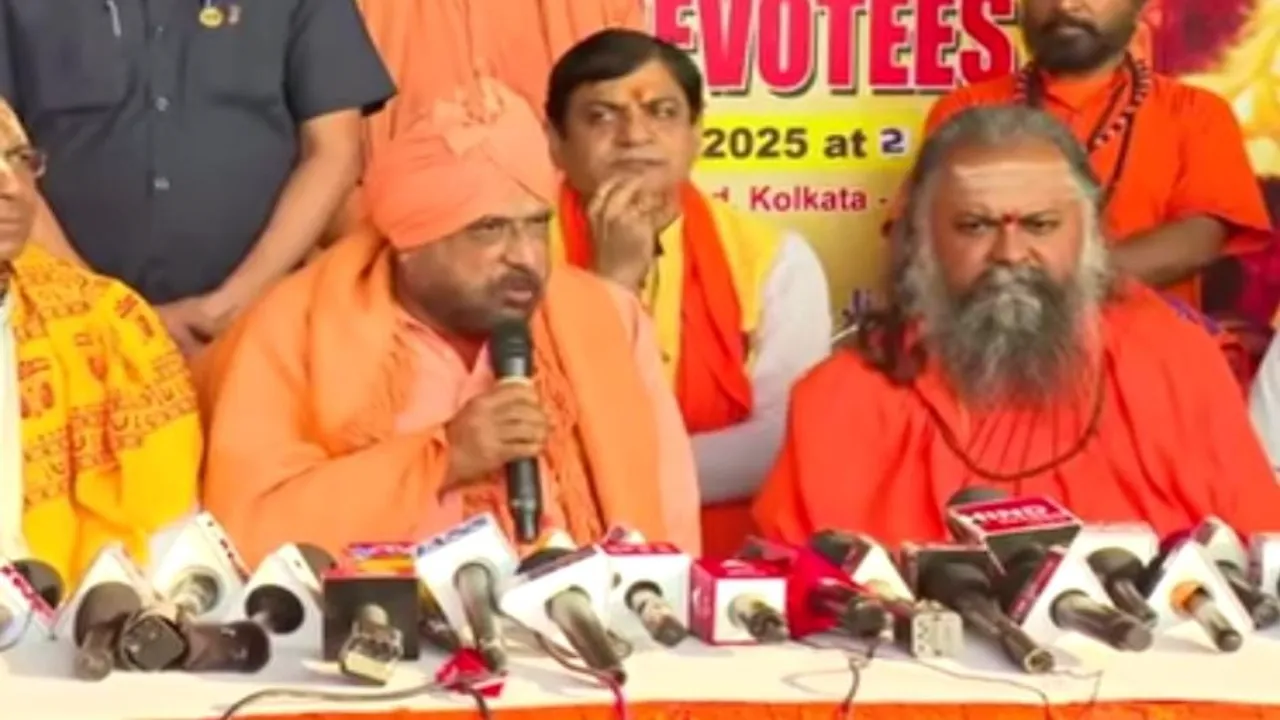 কলকাতায় এবার ৫লক্ষ কণ্ঠে গীতা পাঠের আয়োজন করা হচ্ছে।