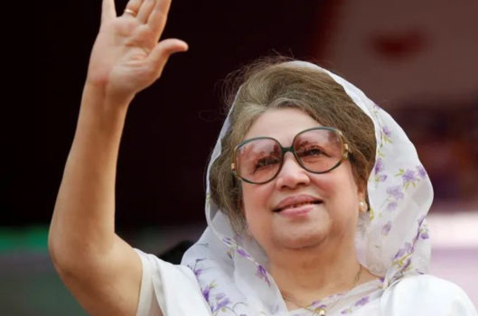 বাংলাদেশৰ প্ৰথমগৰাকী মহিলা প্রধানমন্ত্ৰী খালেদা জিয়াৰ দেহাৱসান; ঢাকাত আজি বিয়লি জানাজা