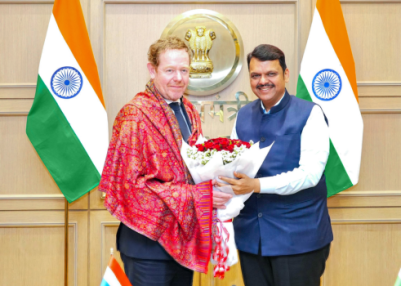 Dutch Foreign Minister David Weel meets Maharashtra Chief Minister Devendra Fadnavis 