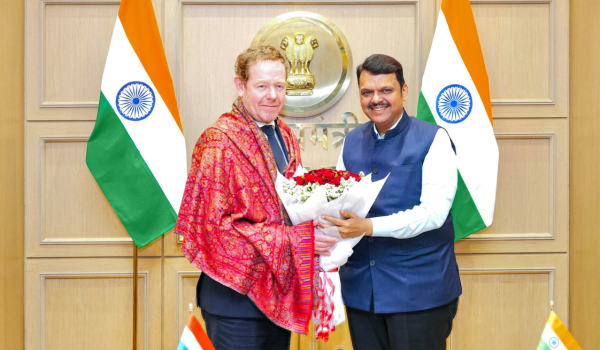 Dutch Foreign Minister David Weel meets Maharashtra Chief Minister Devendra Fadnavis 