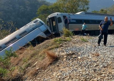 13 people killed and 98 injured after a passenger train derails in Mexico