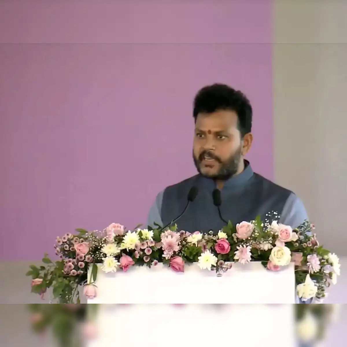 नवी मुंबई अंतरराष्ट्रीय हवाई अड्डे के परिचालन पर केंद्रीय नागरिक उड्डयन मंत्री किंजरापु राम मोहन नायडू ने महाराष्ट्रवासियों को दी बधाई