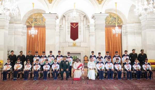 Students from Udhampur call on President Droupadi Murmu at Rashtrapati Bhavan