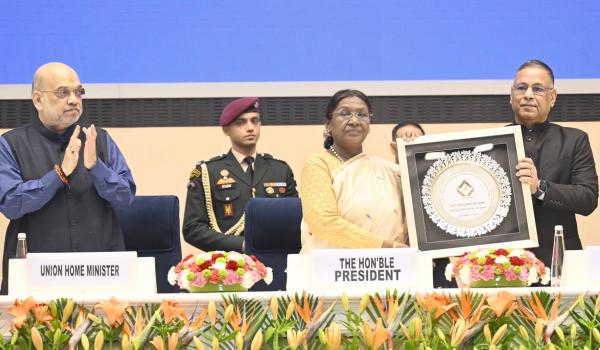 आईबी देशवासियों को सुरक्षा देने और देश की एकता और अखंडता सुनिश्चित करने में अहम भूमिका निभा रहा है: राष्ट्रपति द्रौपदी मुर्मु