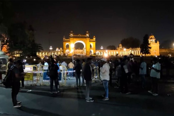 Mysuru Palace Helium Cylinder Blast: Death Toll Rises to Two, Probe Ordered