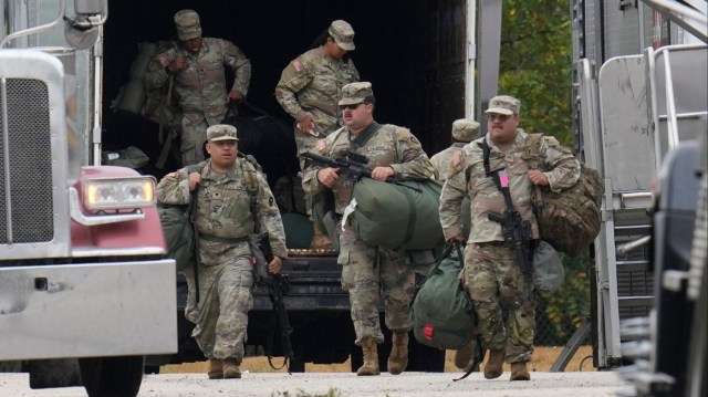 अमरीका के सर्वोच्च न्यायालय ने शिकागो में नेशनल गार्ड की तैनाती से किया इनकार