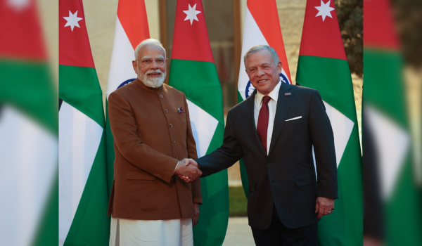 وزیر اعظم نریندر مودی نے کَل Amman میں بھارت اور اُردن کے درمیان قریبی شراکت داری کی نشاندہی کرتے ہوئے اُردن کے شاہ عبداللہ دوئم بن الحسین کے ساتھ وفد کی سطح کی بات چیت کی